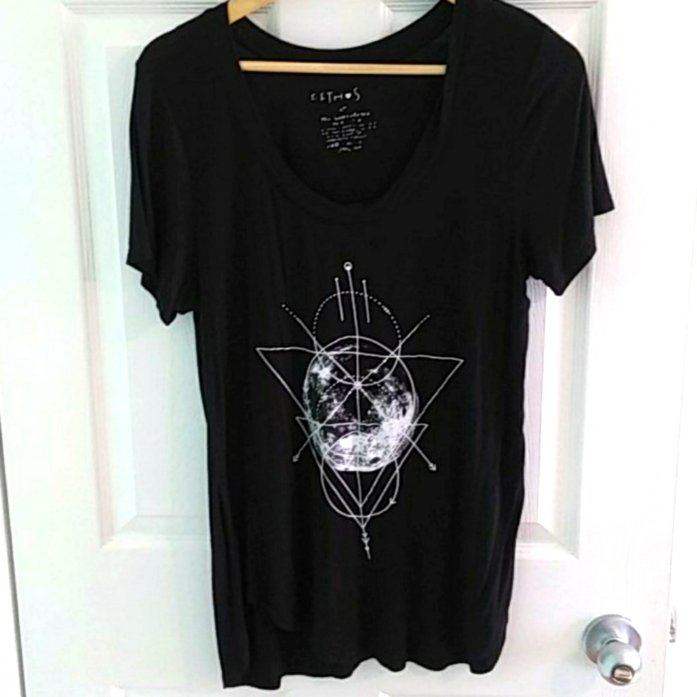 Long graphic tee-shirt